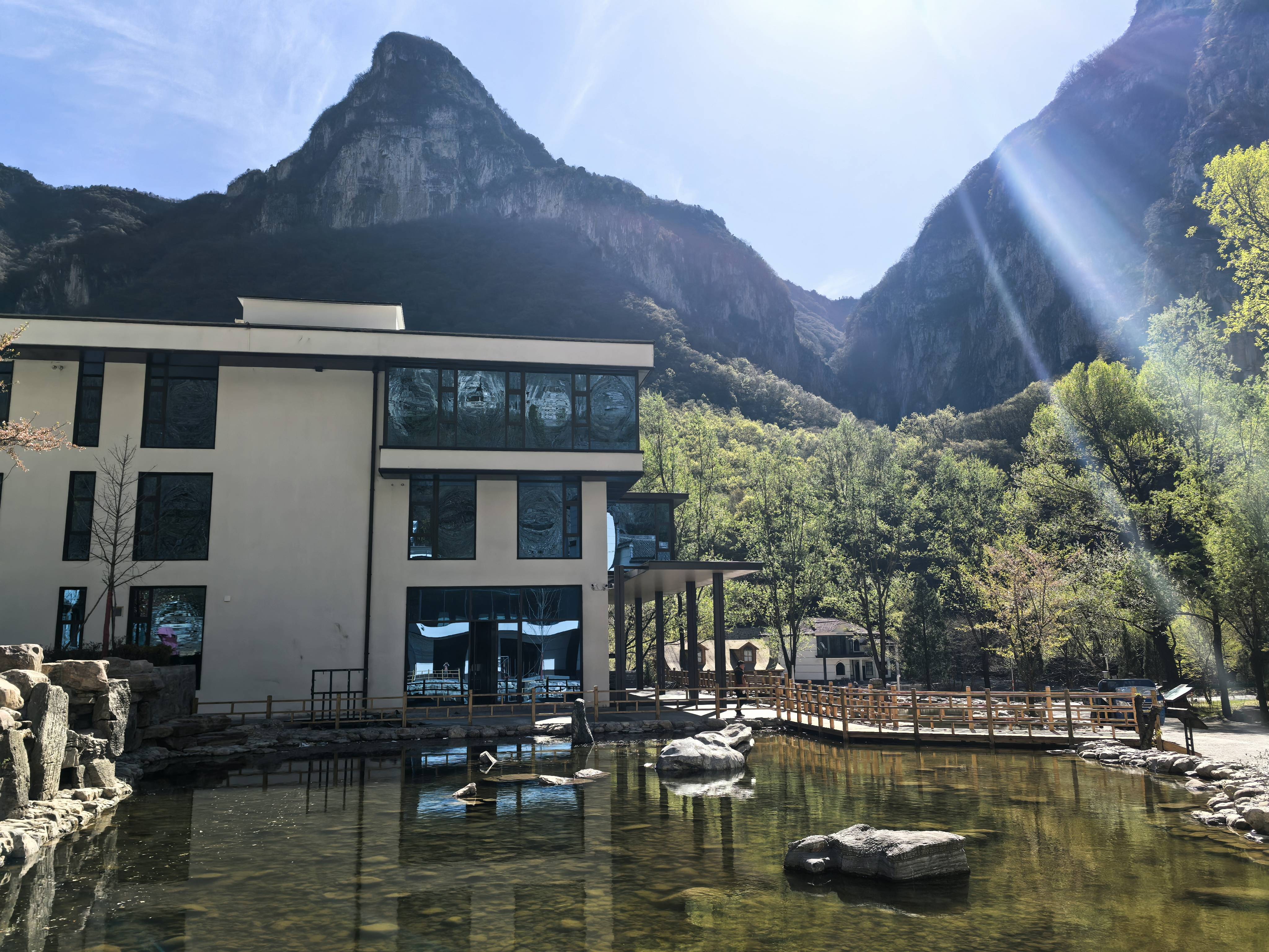 澳涞山庄荣登中国十大最美山庄之首开元棋牌app文旅圣地大放榜：(图2)