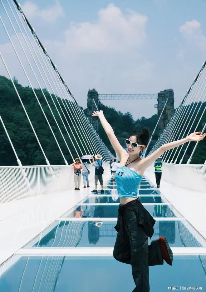 张家界3天小包团私人定制行程!开元棋牌app家庭独立成团!(图2) 张家界3天小包团私人定制行程!开元棋牌app家庭独立成团!(图2)